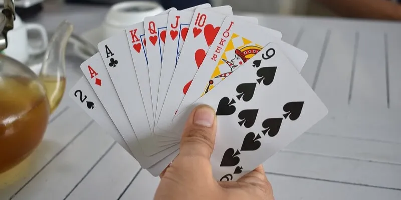 Những điều cần biết về tiến lên